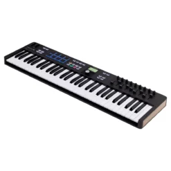 Controlador MIDI ARTURIA ESSENTIAL 61 BK MK3